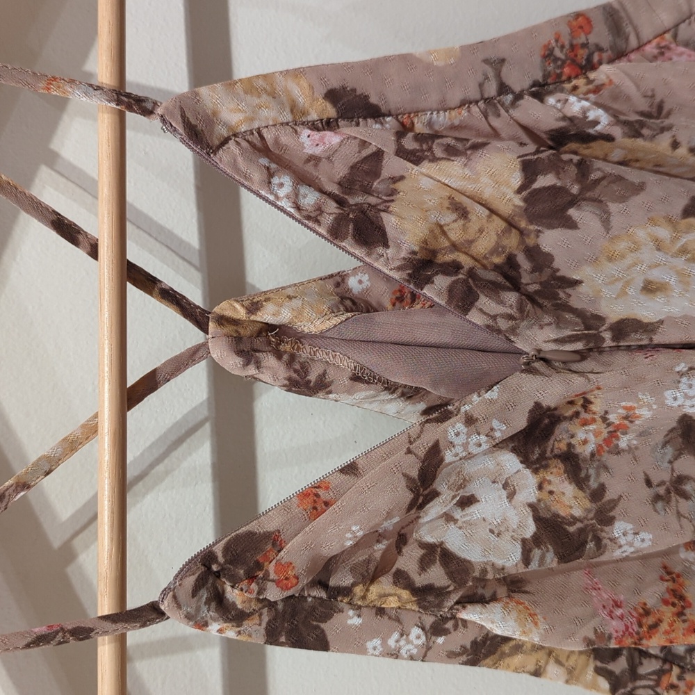 Floral top - Picture 6 of 6